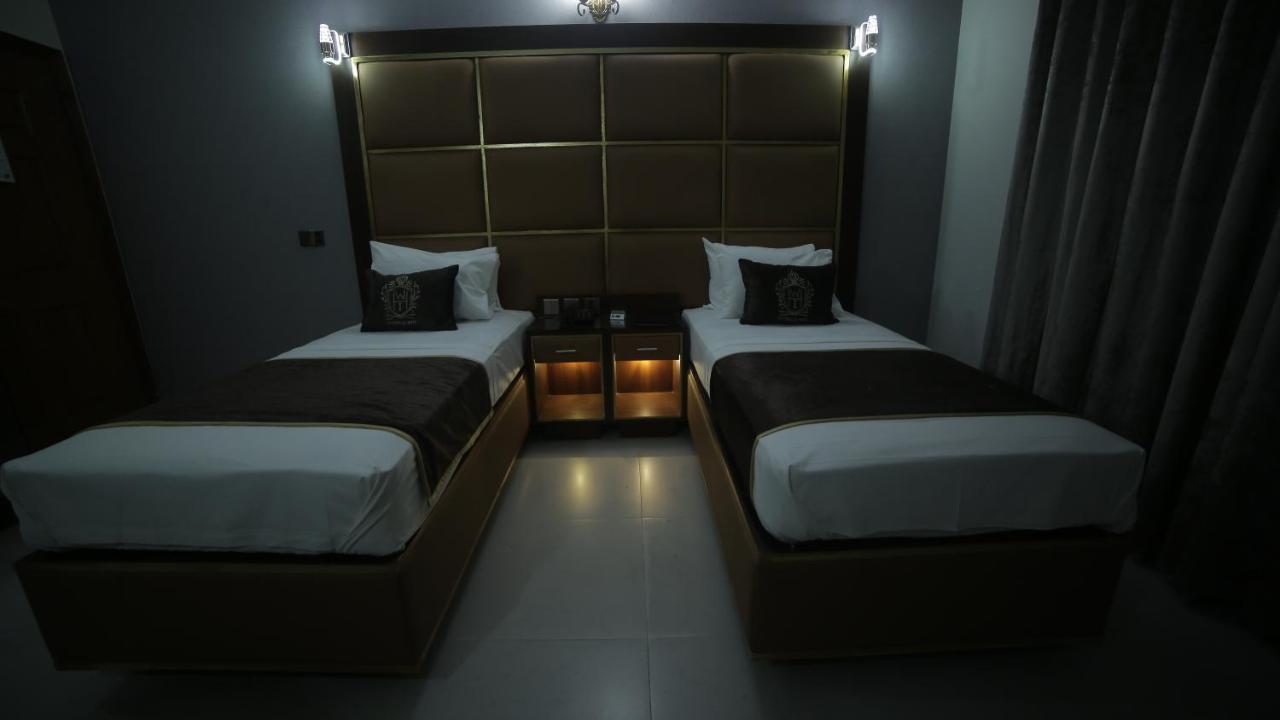 Four Squares Karachi Bed and Breakfast Esterno foto