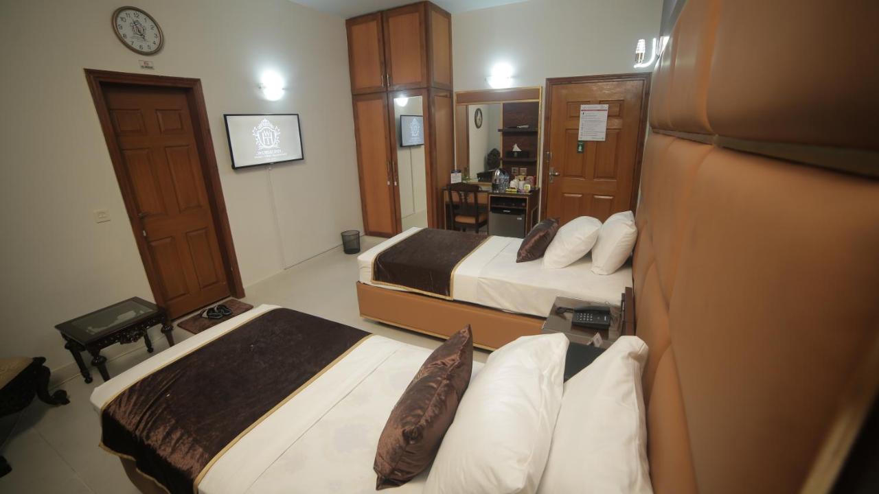 Four Squares Karachi Bed and Breakfast Esterno foto