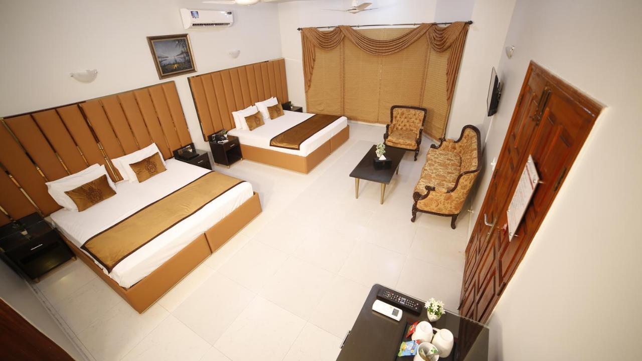 Four Squares Karachi Bed and Breakfast Esterno foto