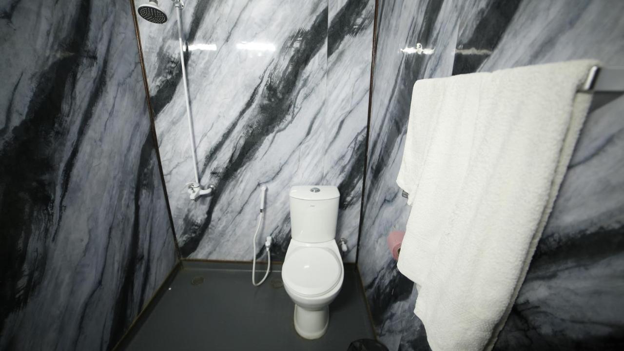 Four Squares Karachi Bed and Breakfast Esterno foto