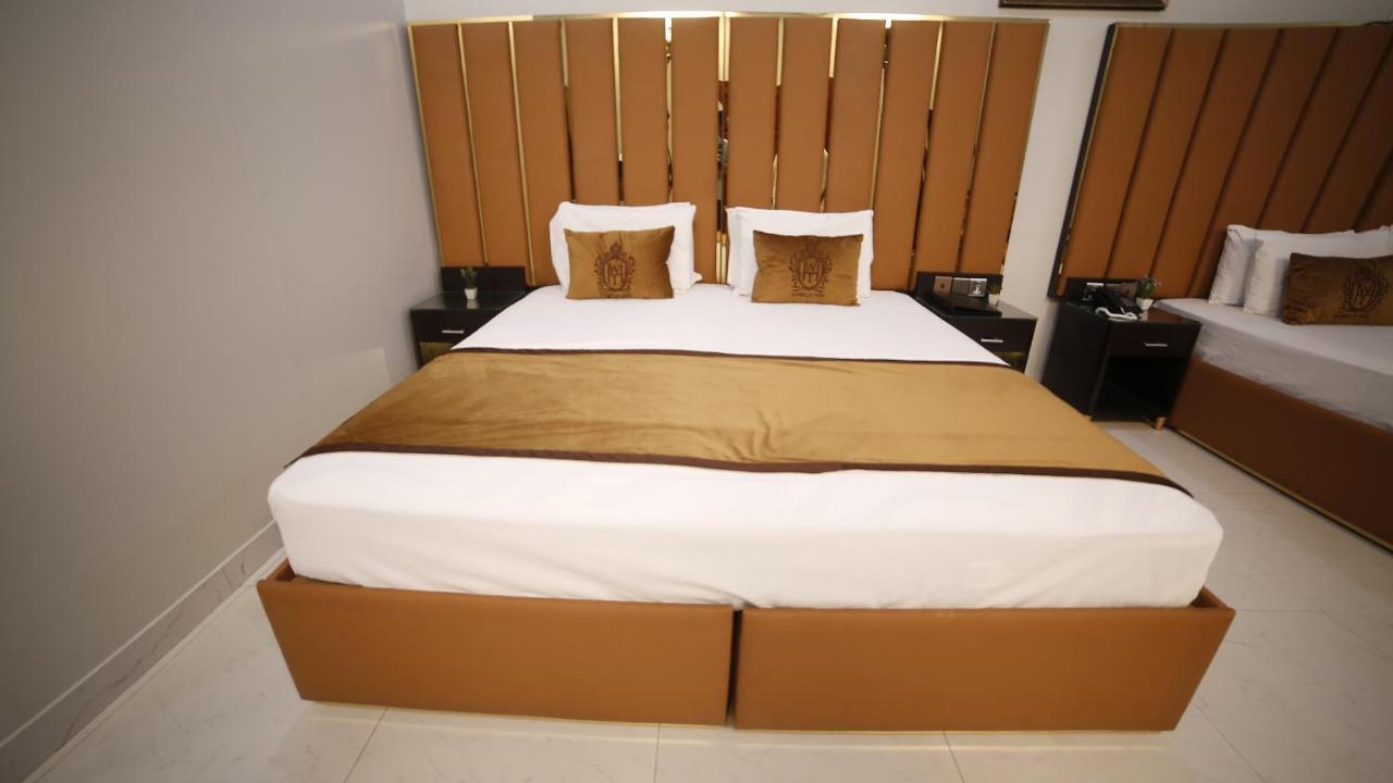 Four Squares Karachi Bed and Breakfast Esterno foto