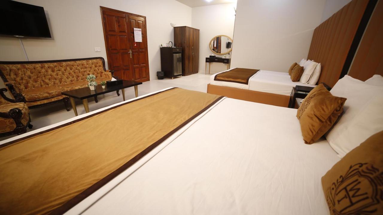 Four Squares Karachi Bed and Breakfast Esterno foto