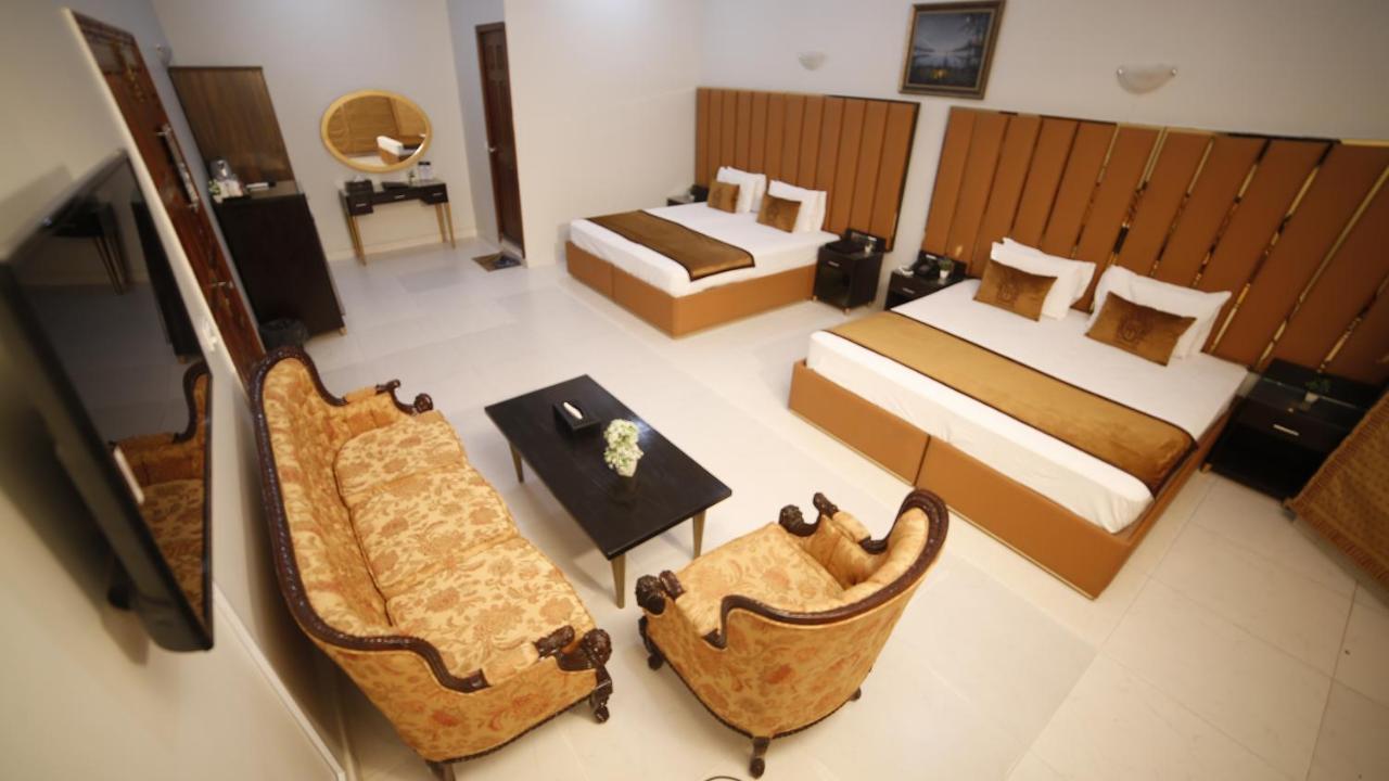 Four Squares Karachi Bed and Breakfast Esterno foto