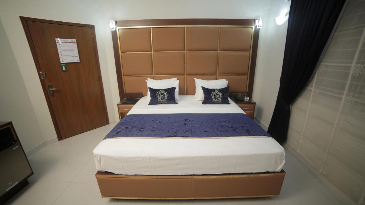 Four Squares Karachi Bed and Breakfast Esterno foto