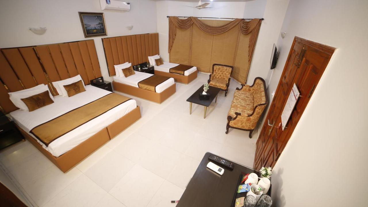 Four Squares Karachi Bed and Breakfast Esterno foto
