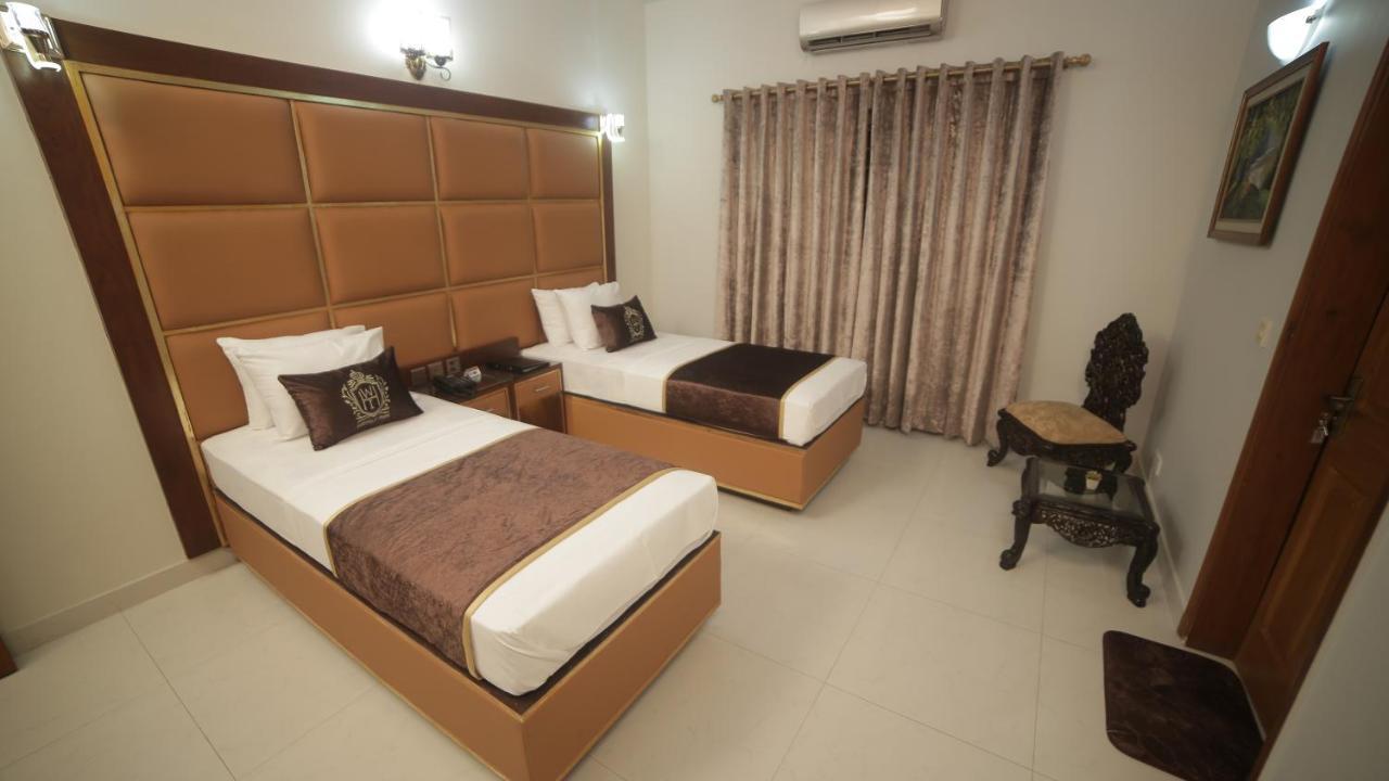 Four Squares Karachi Bed and Breakfast Esterno foto