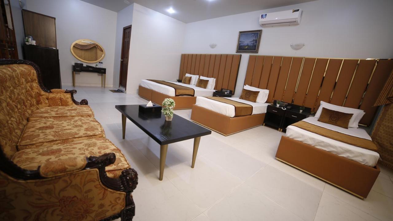 Four Squares Karachi Bed and Breakfast Esterno foto