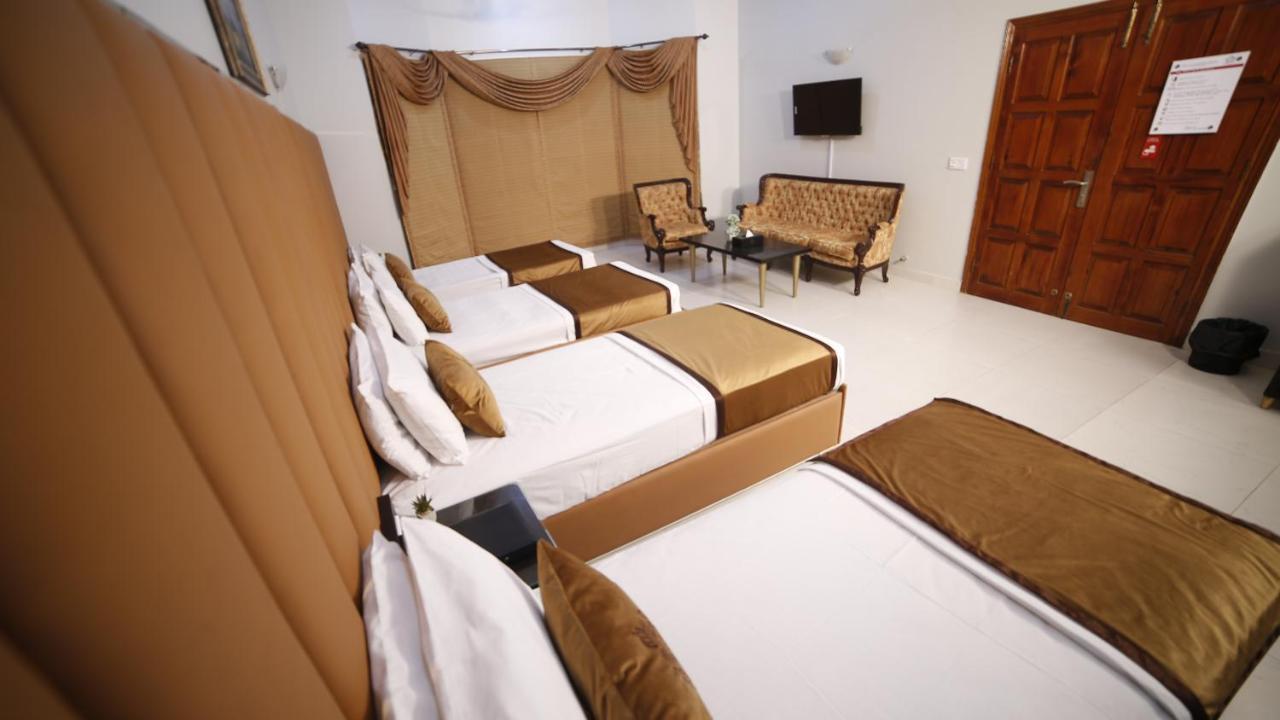 Four Squares Karachi Bed and Breakfast Esterno foto