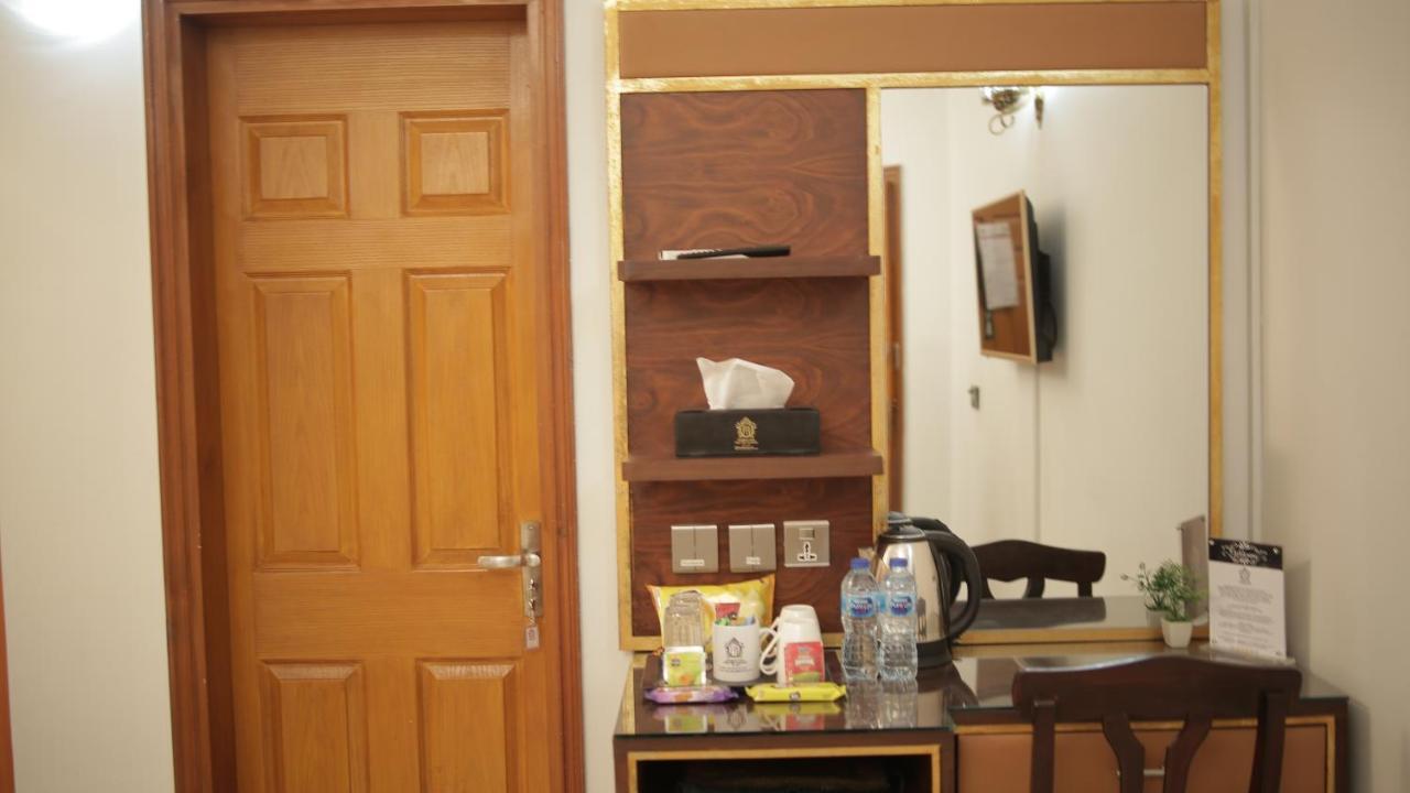 Four Squares Karachi Bed and Breakfast Esterno foto