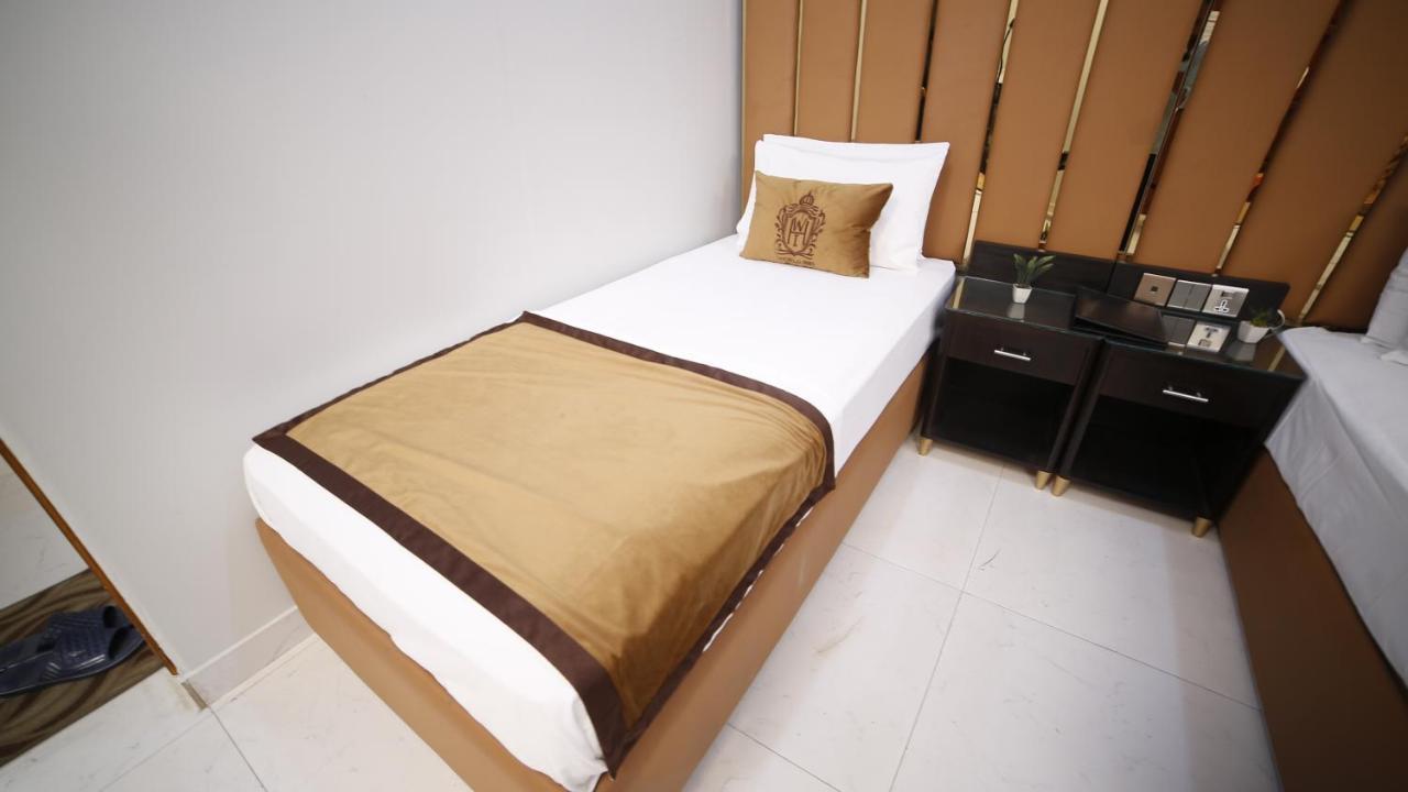 Four Squares Karachi Bed and Breakfast Esterno foto