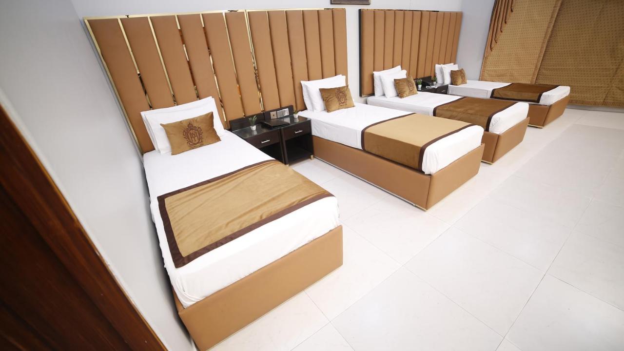 Four Squares Karachi Bed and Breakfast Esterno foto