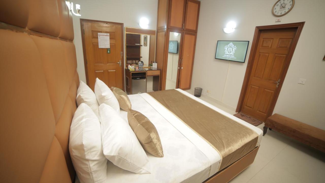 Four Squares Karachi Bed and Breakfast Esterno foto